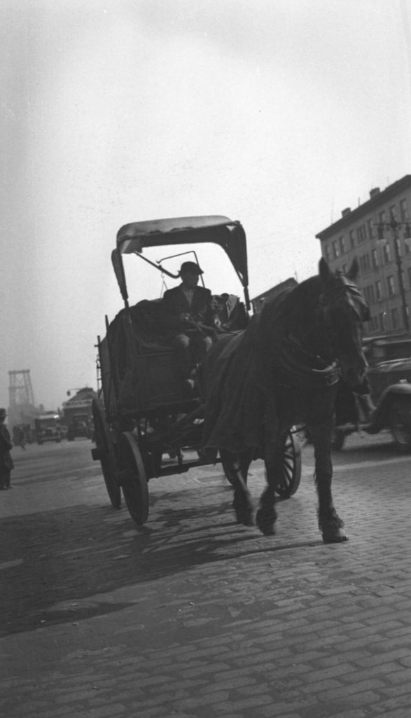 Ice wagon on Delancy Street