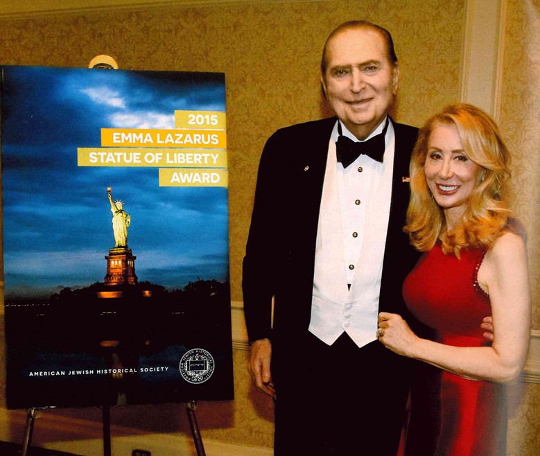 John Langeloth Loeb, Jr. with his wife, Sharon Handler at the AJHS 2015 Emma Lazarus Statue of Liberty Award